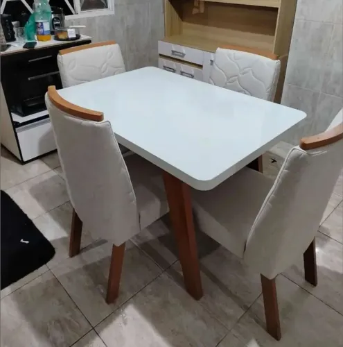 Mesa de jantar Letícia com 4 cadeiras 100% MDF