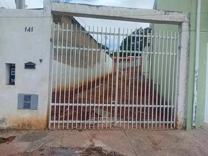 Vendo Casa com Amplo Terreno - Excelente Oportunidade!