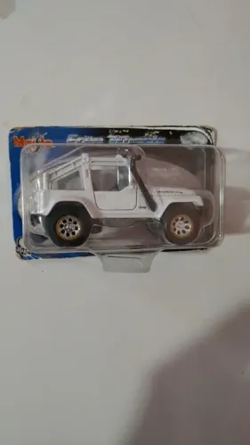 Miniatura Jipe Ricucon 1/43 lacrada