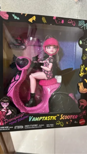Draculaura monster high scooter