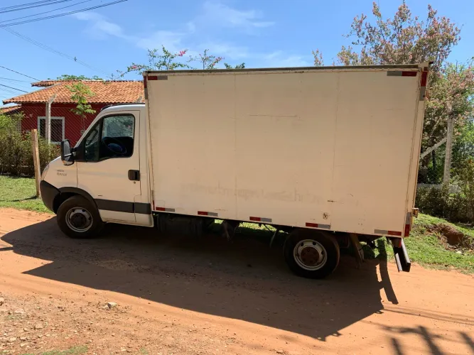 Caminhão Iveco Daily  45S14 Baú