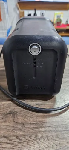 Estabilizador Enermax EXS II Power 600VA
