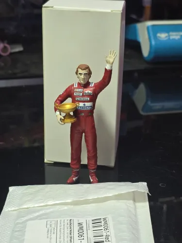 Miniatura ayrton senna 1:18 premiun marlboro 