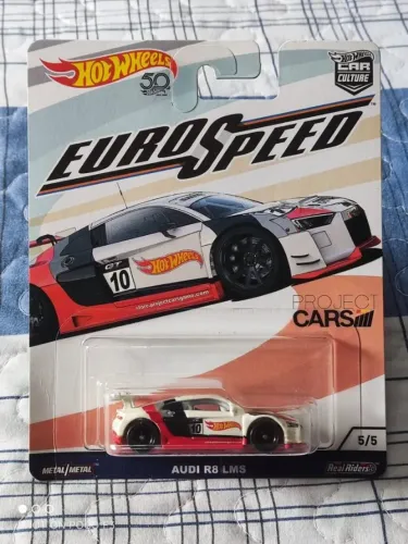 Hot Wheels Premium Audi R8 Lms