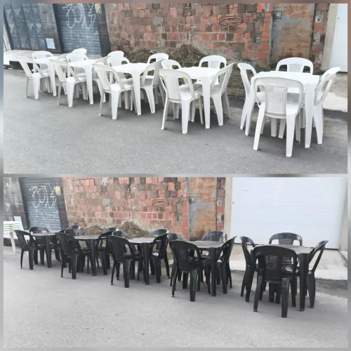 Conjunto de mesas e cadeiras para comércio