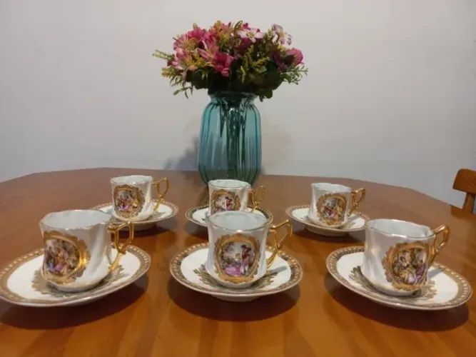 DP - HANDCRAFTED - 20-24 KARAT GOLD - Jogo para café em porcelana branca com 6 xícaras.