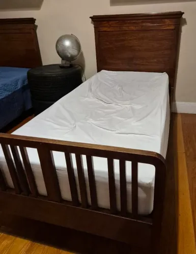Cama de Solteiro em Madeira Maciça - Leandro Martins - tenho duas