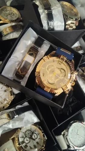 KIT RELÓGIO E PULSEIRA PROMOÇÃO APENAS 39,99