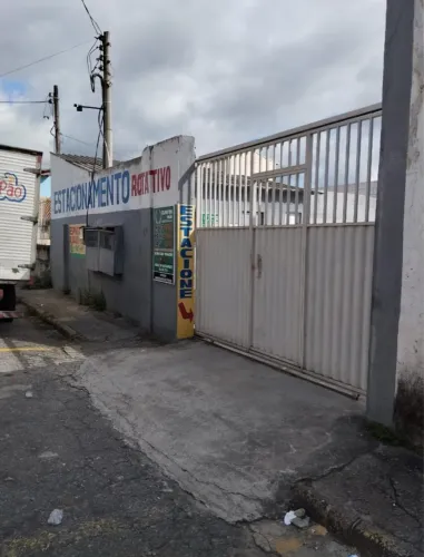 Estacionamento Terreno ao Lado da Casa e Vídeo
