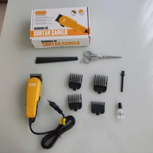 Máquina de Cortar Cabelo Knup 220V Profissional com 4 pentes