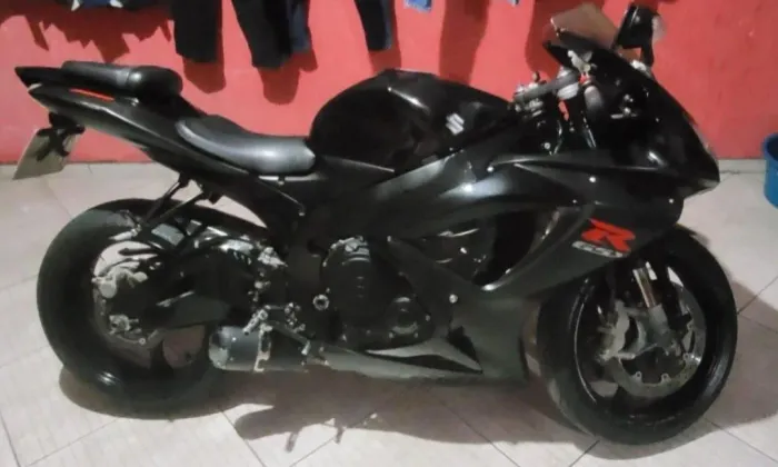 Motos Suzuki GSX-R 750 W Srad no Brasil