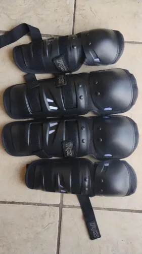 Jogo de joelheiras e cotoveleiras Fox Racing *SEMI NOVO*