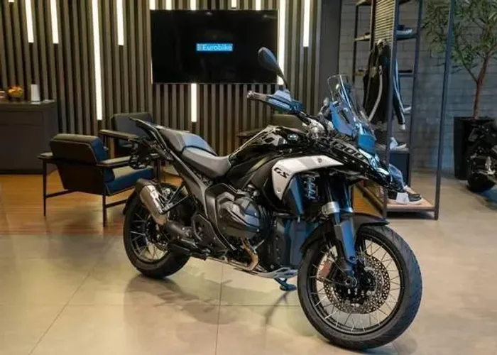 BMW R 1300 GS TRIPLE BLACK PRETA