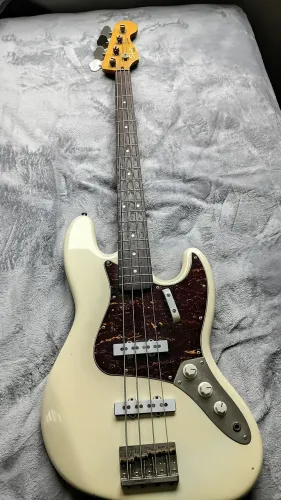 Contrabaixo Fender Squier - Classic Vibes - Anos 60