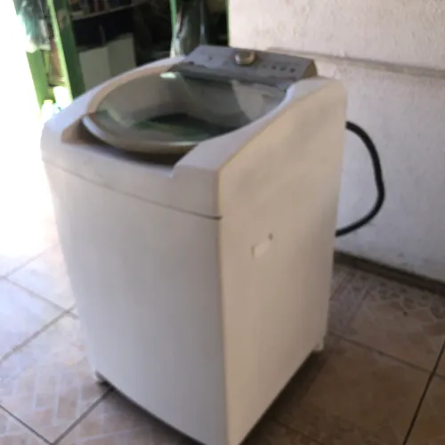 Máquina de lavar roupa marca Brastemp ative capacidade de 11 quilos
