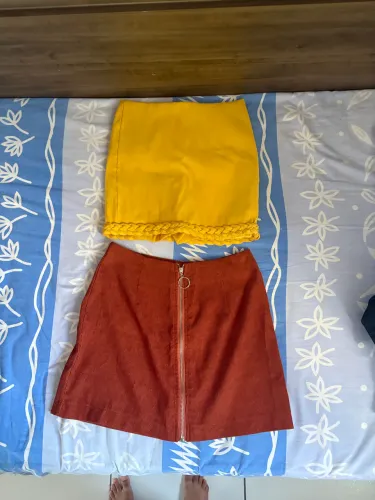 Short-saia e saia por 20,00 cada
