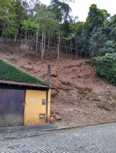 Terreno a venda no Varandas do Quitandinha.