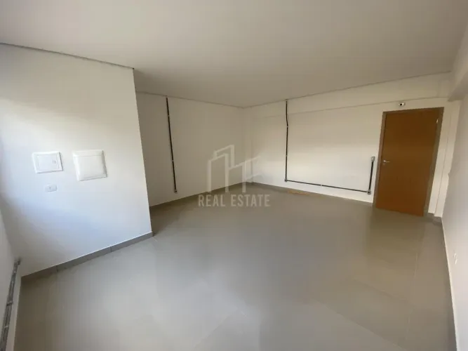 Sala Comercial 30m2 Térrea Próxima ao Hospital Evangélico - Londrina