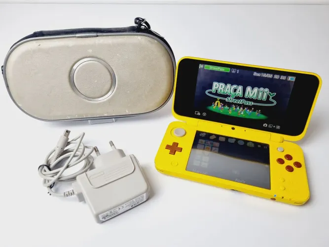 J132- CONSOLE NEW 2DS EDIÇAO PIKACHU