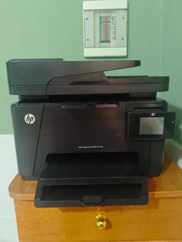 Impressora HP LaserJet MFP m177fw