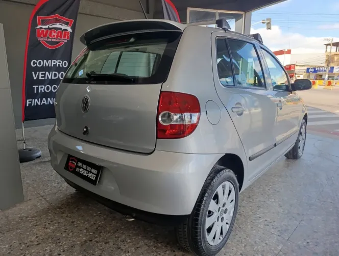 Volkswagen Fox Plus 1.0mi/ 1.0mi Total Flex 8V 3P 2010