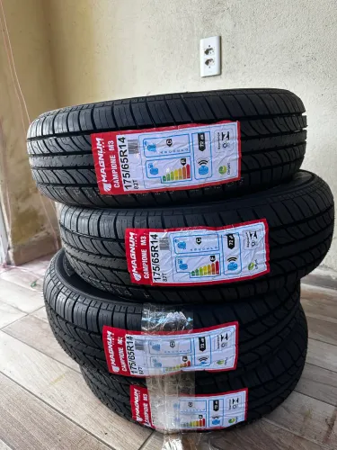 Pneus novos 175/65/14