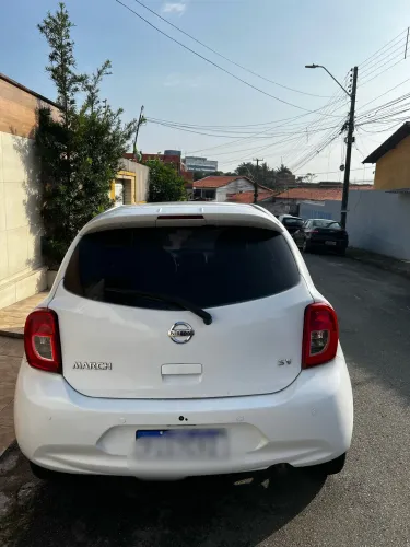 Nissan March SV 1.0 12V Flex 5P 2016