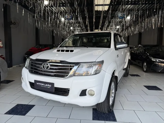 Toyota Hilux CD SRV D4-d 4X4 3.0 TDI Diesel AUT 2013
