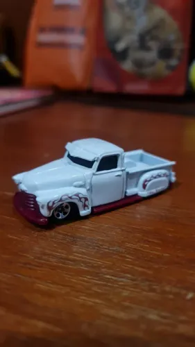 Hot Wheels La Troca Branca - Main Line - Escala 1:64