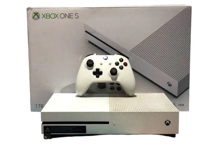 Xbox One S | 880 jogos disponíveis! 