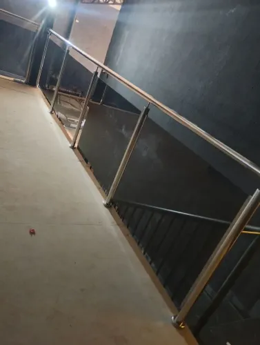Corrimão em aço inox e guarda corpo