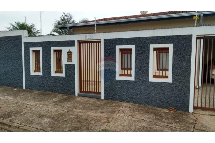 "Investimento Ideal: Casa em Jardim de Faveri, SP"