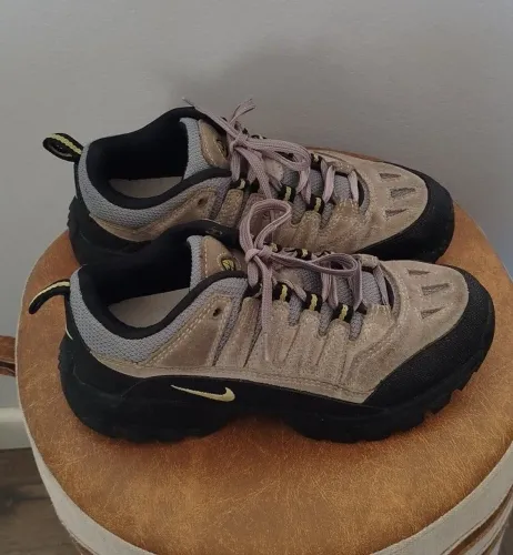 Tênis Nike agc couro - n.35
