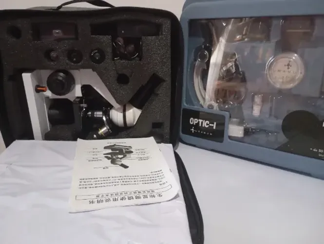 Microscópio óptico