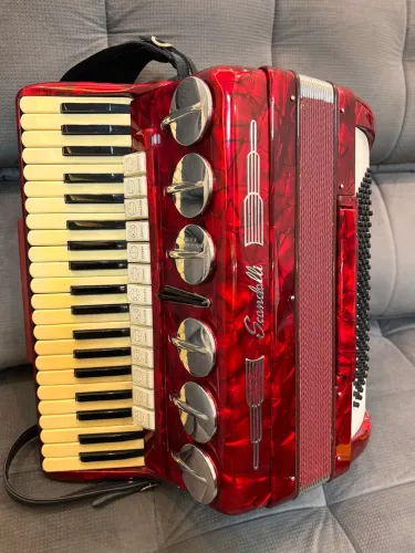 Acordeon Scandalli 120 baixos