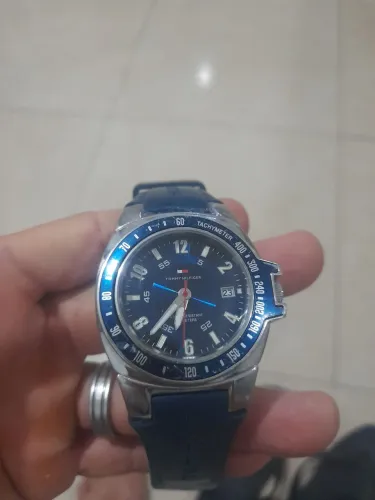 Vendo um relógio tome hilfger