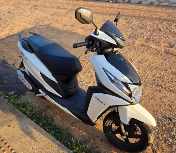 VENDO MOTO ELITE NOVINHA