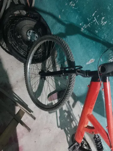 Vendo bicicleta com apenas o freio traseiro