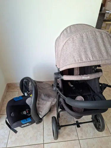 Carrinho de bebe / bebe conforto
