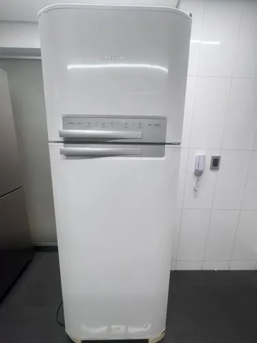 Electrolux Frost Free DF50, da linha Celebrate Blue Touch