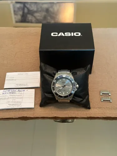 Relógio Casio Duro Grey Sunburst 
