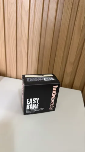Pó solto Huda beauty easy bake cor pound cake novo lacrado