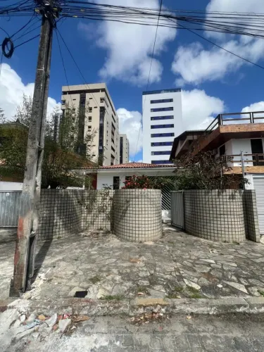 Casa para locação com 3 quartos, 1 suite, 2 vagas em Manaira - Joao Pessoa/PB