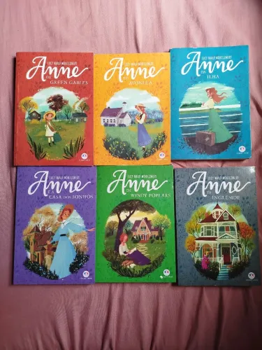 Livros coleção Anne de Green Gables ( Anne With Ana E) USADO