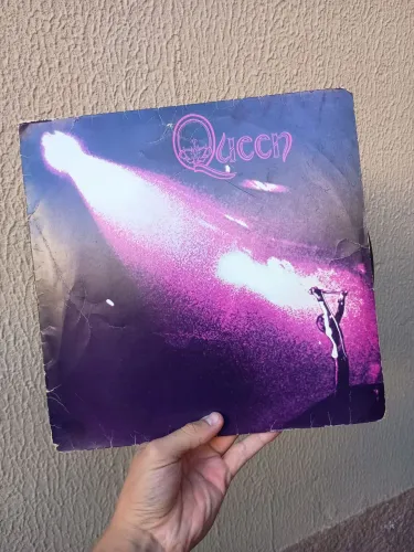 Disco de vinil Queen 1973, primeiro álbum da banda, raro em ótimas condições 