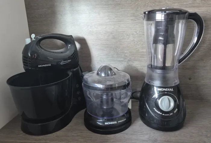 Kit Mondial com Liquidificador Batedeira e Espremedor Preto 