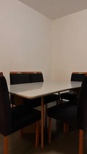Mesa de jantar com 6 cadeiras