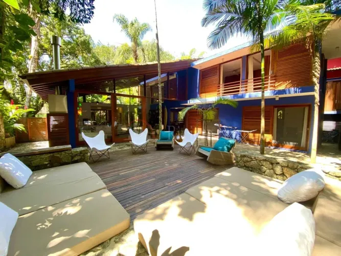 Casa em Condominio Fechado a Venda na Praia de Camburizinho
