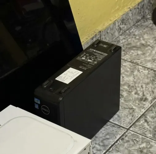 1 MINI COMPUTADOR DELL COM MONITOR 15 POLEGADAS