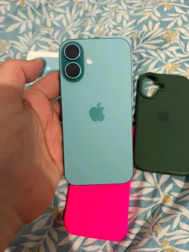 iPhone 16